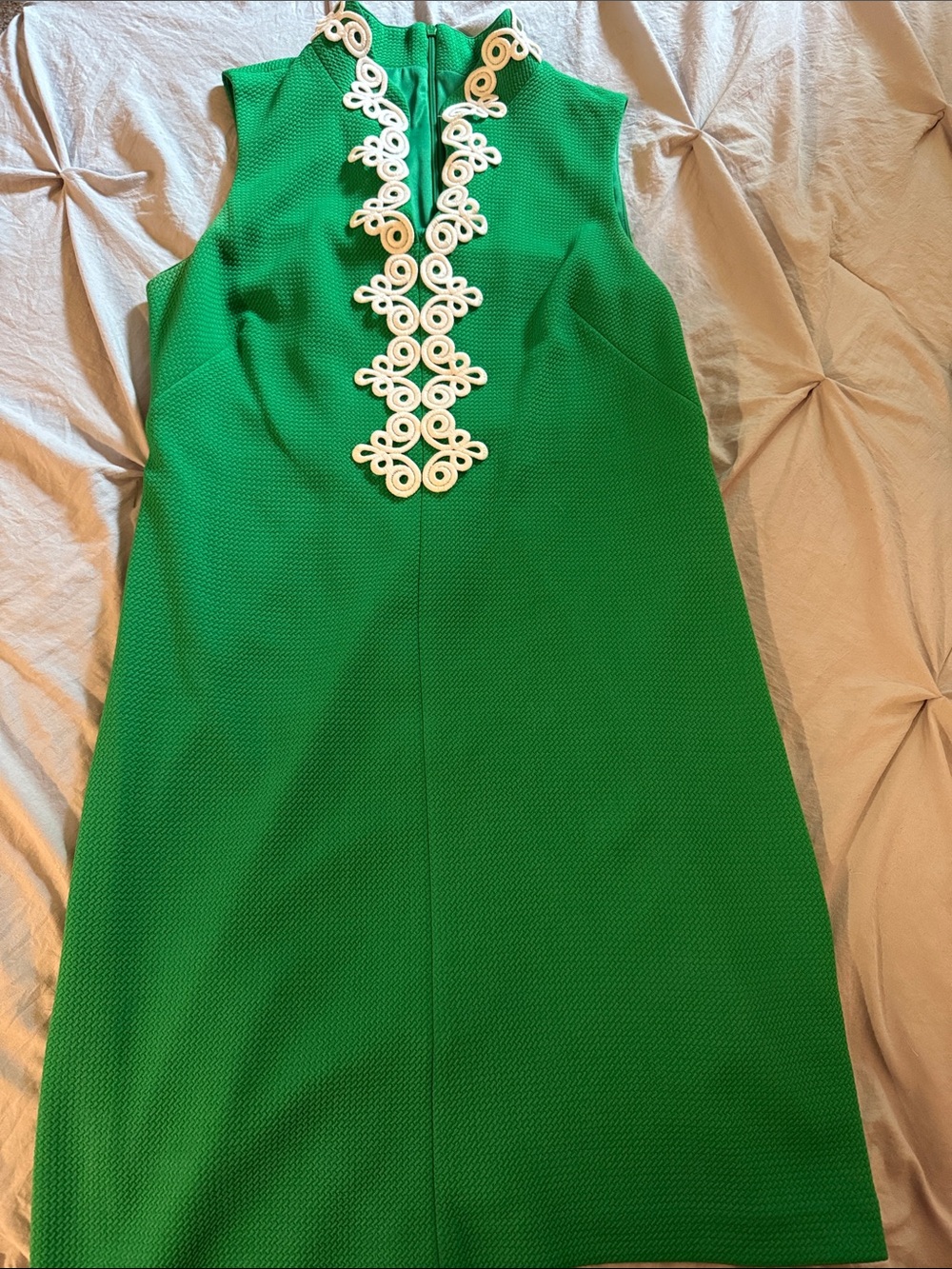 Vince Camuto Green Sleeveless Shift Dress with White Trim